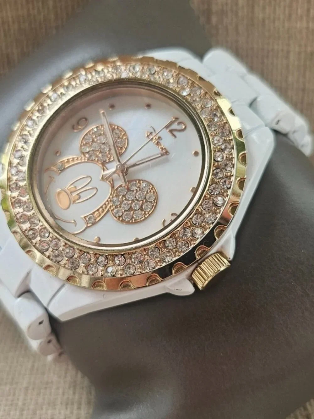 Disney Wristwatch Minnie Mouse Crystals Accent Bezel Analog Accutime Wrist Watch